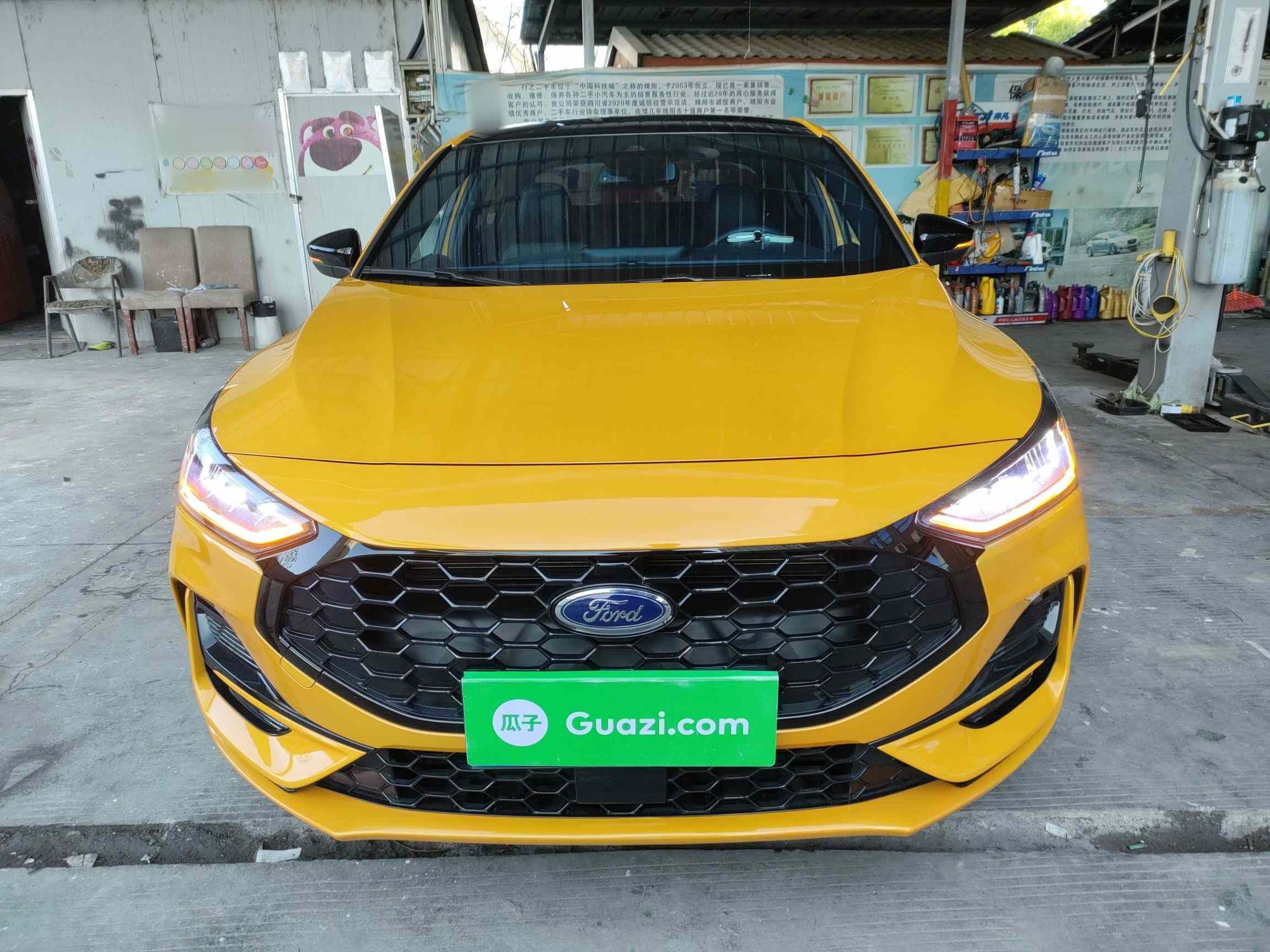 福特 福克斯 2022款 三厢 EcoBoost 180 自动ST Line(1)