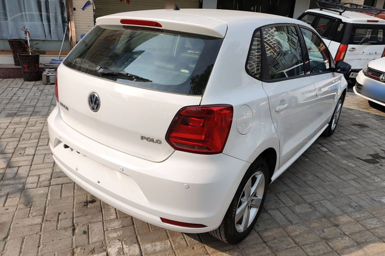 大众 Polo 2014款 1.4L 手动风尚版车身外观7