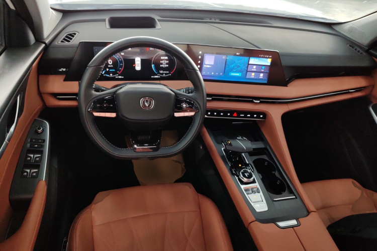 长安CS75 PLUS 2024款 第三代 冠军版 2.0T 智驾劲擎型中控内饰12