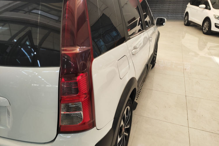 东风风行 景逸X5 2016款 1.6L 手动豪华型车身外观9