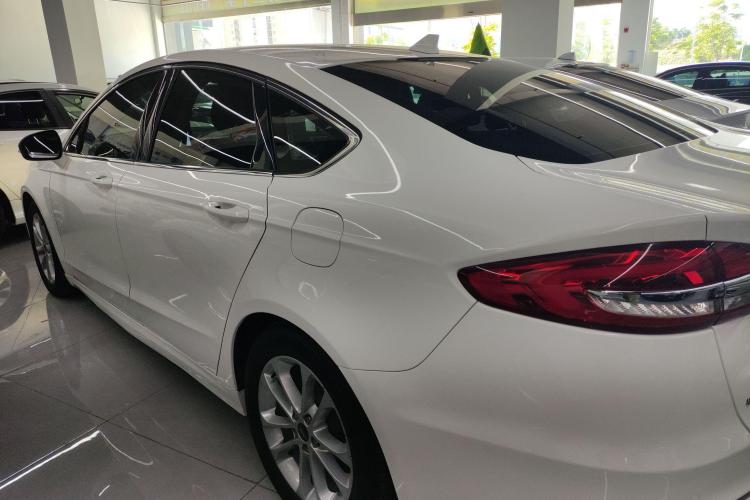 福特 蒙迪欧 2020款 EcoBoost 180 时尚型车身外观4