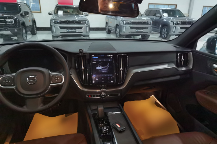 沃尔沃XC60 2023款 B5 四驱智逸豪华版中控内饰7002
