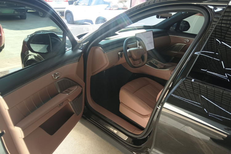 乐道L90 2025款 Max 六座版中控内饰7003