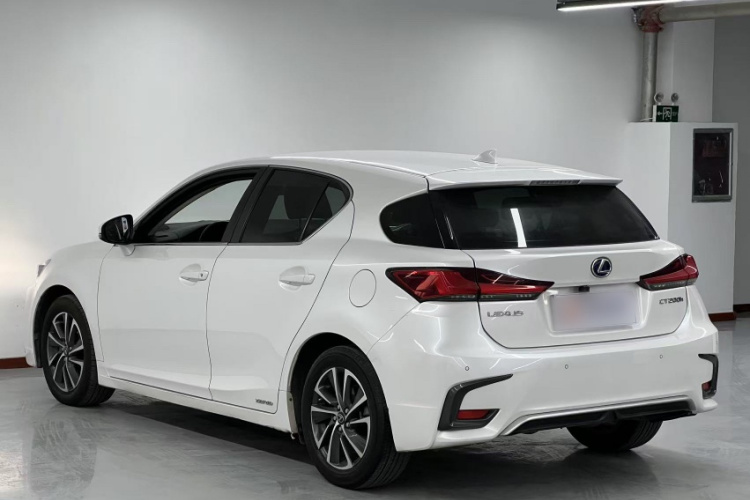 雷克萨斯CT 2017款 CT200h 精英版 单色 国V车身外观6001