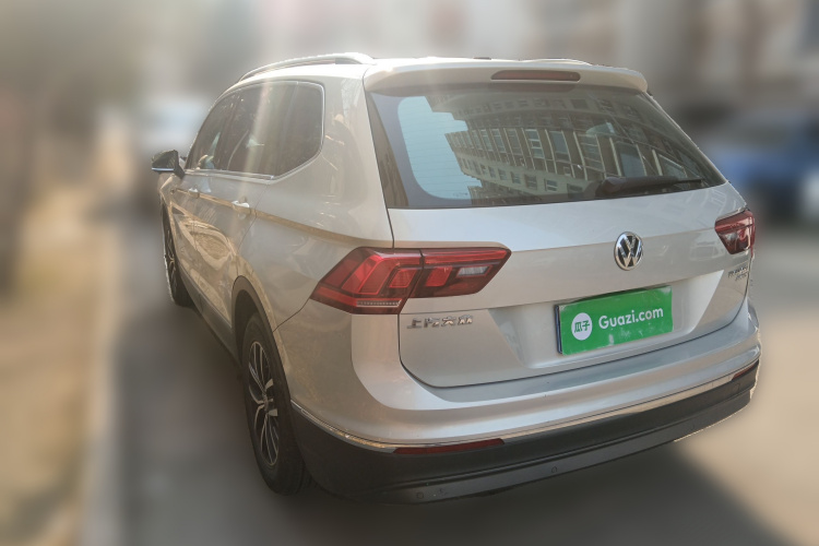 大众 途观L 2017款 330TSI 自动两驱豪华版车身外观5