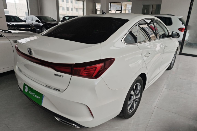 长安 逸动 2024款 PLUS 蓝鲸NE 1.4T GDI DCT高能版车身外观7