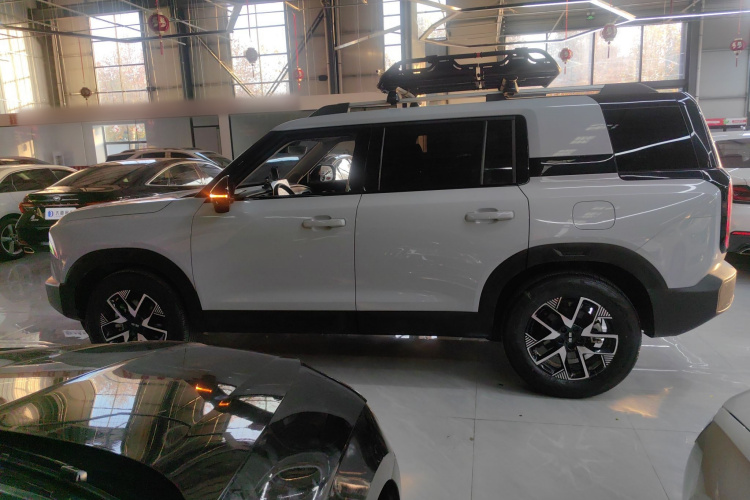 北京BJ30 2024款 1.5T 轻野Pro版车身外观4