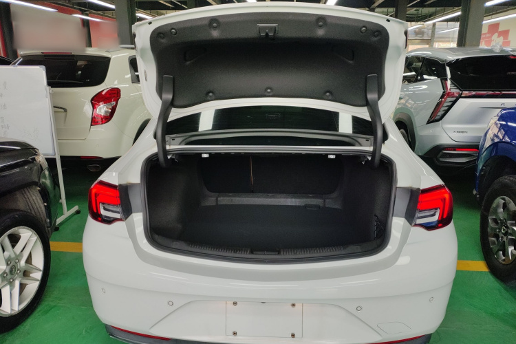 别克 君威 2020款 552T 豪华型机舱底盘23