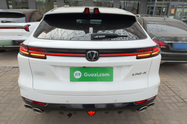 长安UNI-K 2023款 2.0T 两驱悦领型车身外观6