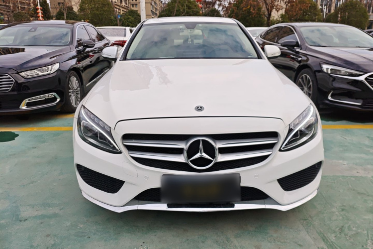 奔驰C级 2018款 C 180 L 时尚型运动版车身外观2