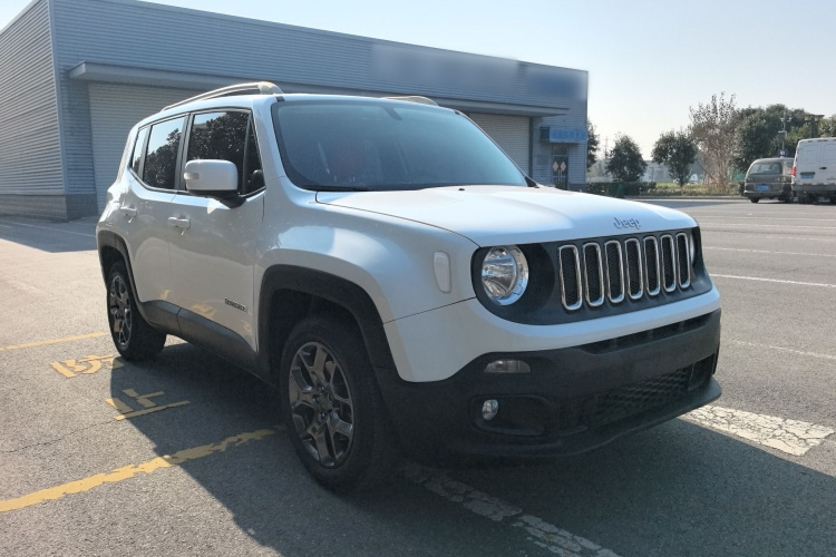 Jeep 自由侠 2018款 互联大屏版 180T 自动动能版+车身外观6003