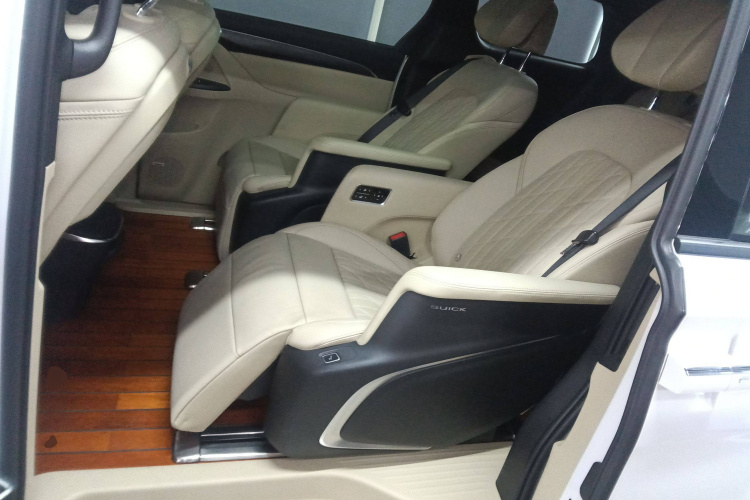 别克GL8 2022款 ES陆尊 653T 智慧旗舰型中控内饰21