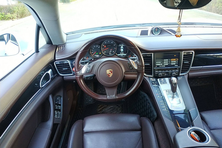 保时捷 2016款 Panamera 4 Edition 3.0T局部细节13