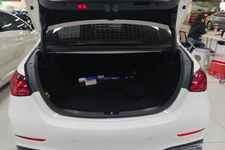 奔驰C级 2023款 C 260 L 运动版机舱底盘23