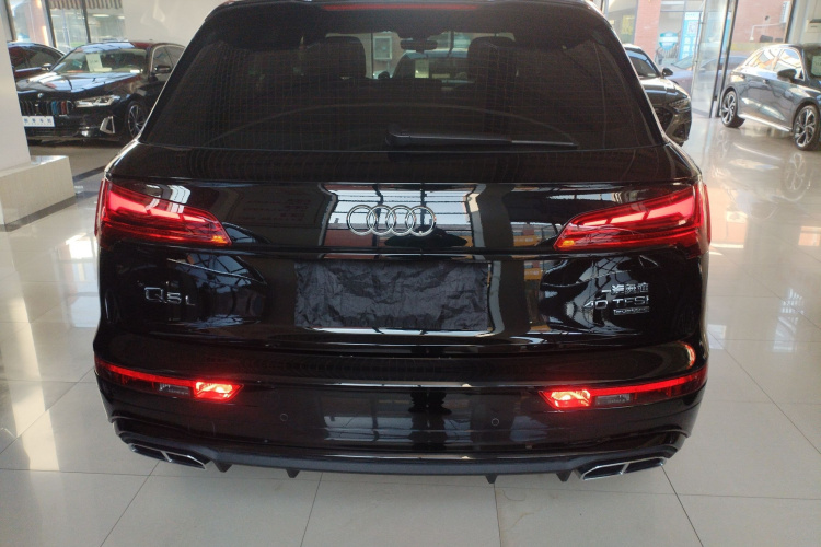 奥迪Q5L 2024款 40 TFSI 豪华动感型车身外观6004