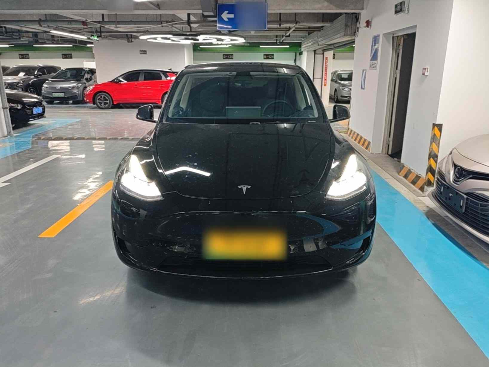 特斯拉 Model Y 2023款 后轮驱动版(1)