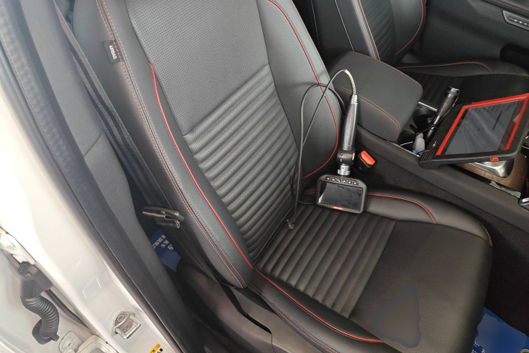 路虎 发现运动版 2020款 249PS R-Dynamic 性能科技版 7座中控内饰41