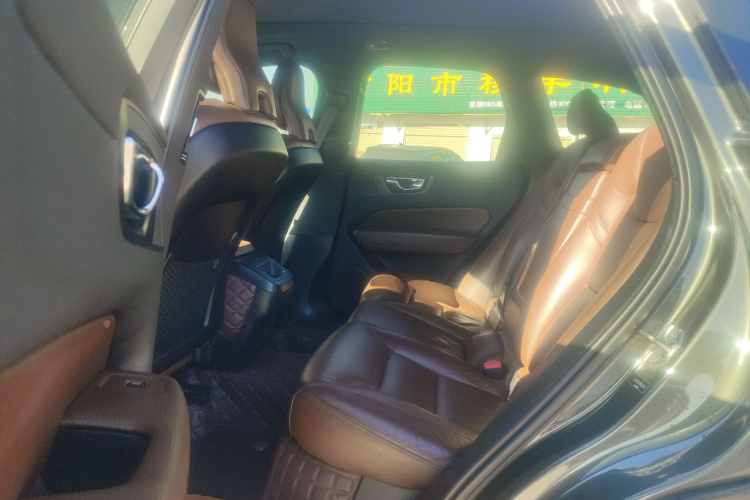 沃尔沃XC60 2021款 T5 四驱智远豪华版中控内饰21