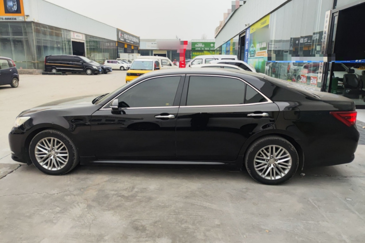 丰田 皇冠 2017款 2.0T 运动版车身外观4