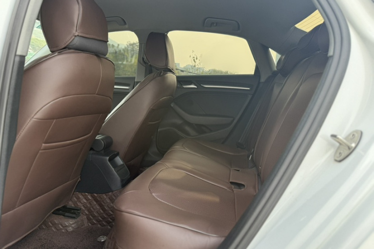 奥迪A3 2020款 Limousine 35 TFSI 进取型 国VI中控内饰7005