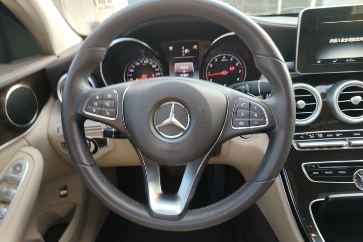 奔驰C级 2015款 改款  C 180 L局部细节13