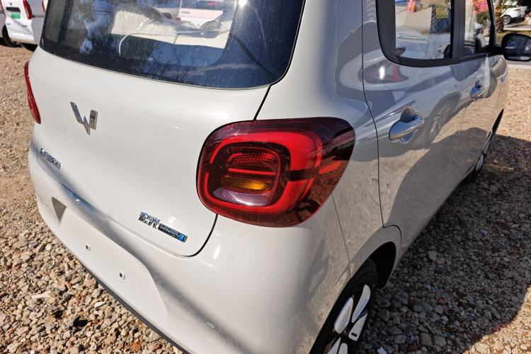 五菱汽车 宏光MINIEV 2025款 四门版 进阶款车身外观6006