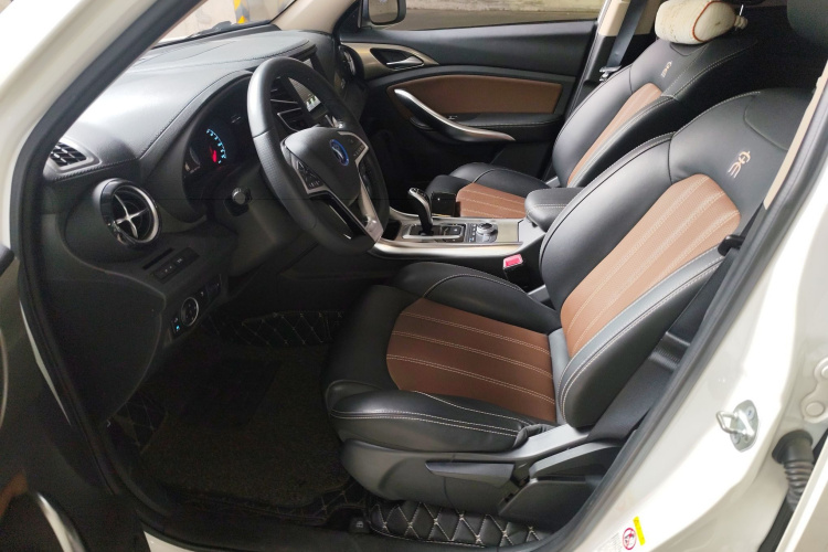 比亚迪 宋新能源 2017款 宋DM 1.5TID 全时四驱豪华型中控内饰19