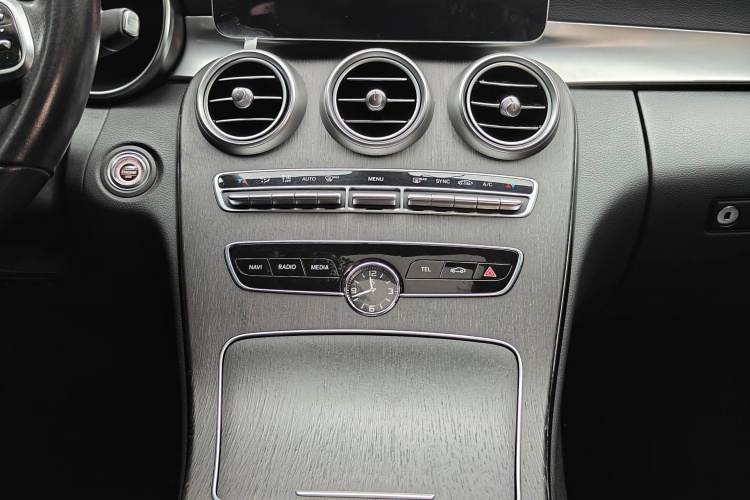 奔驰C级 2020款 改款 C 260 L中控内饰7004