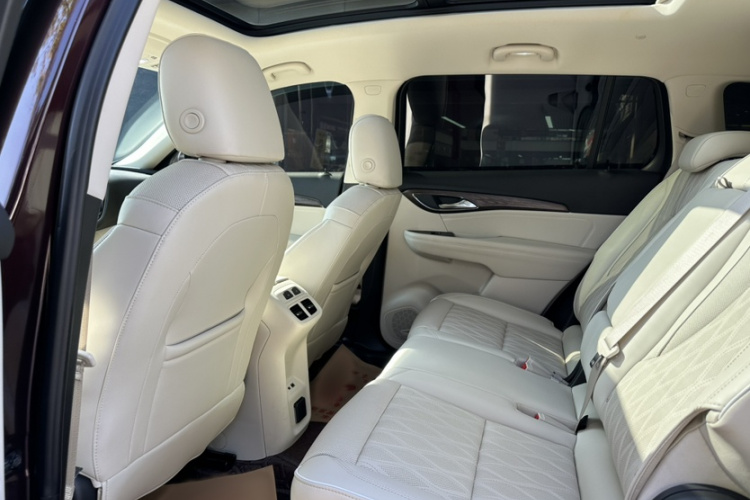 别克 2022款 昂科威Plus Avenir艾维亚 七座版中控内饰7001