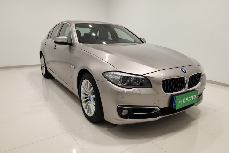 宝马5系 2014款 525Li 豪华设计套装车身外观3