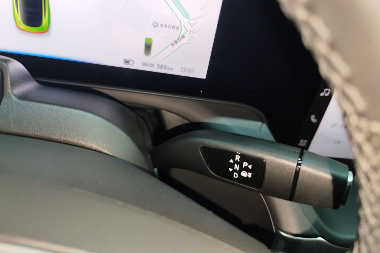 小鹏P7 2022款 670E+鹏翼版局部细节18