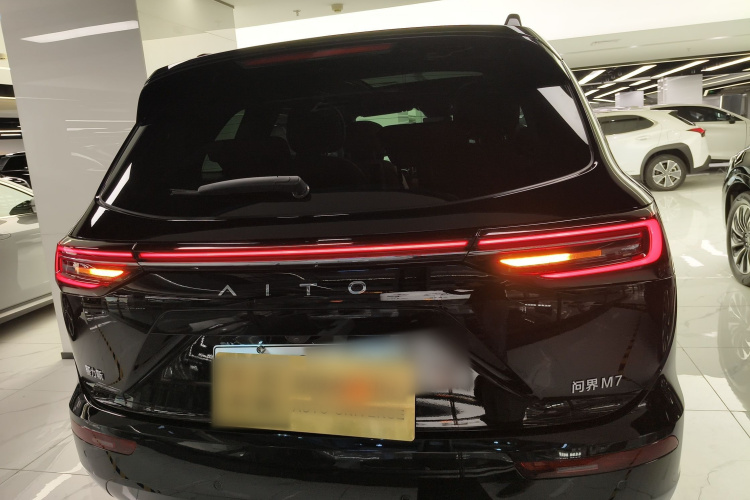 鸿蒙智行 问界M7 2024款 1.5T 智驾四驱Pro版 6座车身外观6