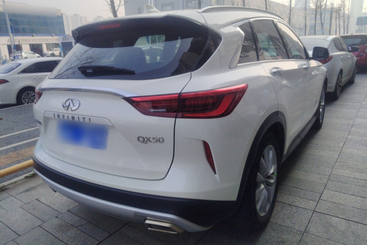 英菲尼迪QX50 2018款 2.0T 两驱时尚版车身外观7