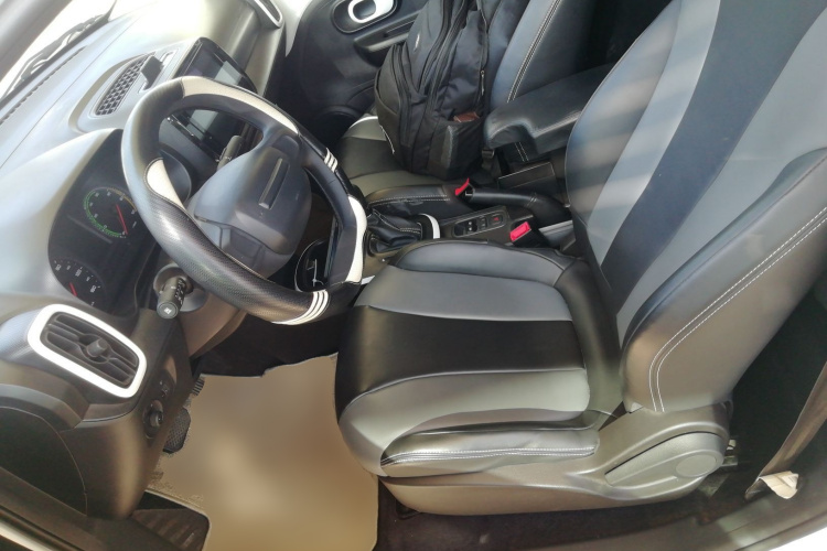 荣威 科莱威CLEVER 2022款 311km元气啵啵版中控内饰19