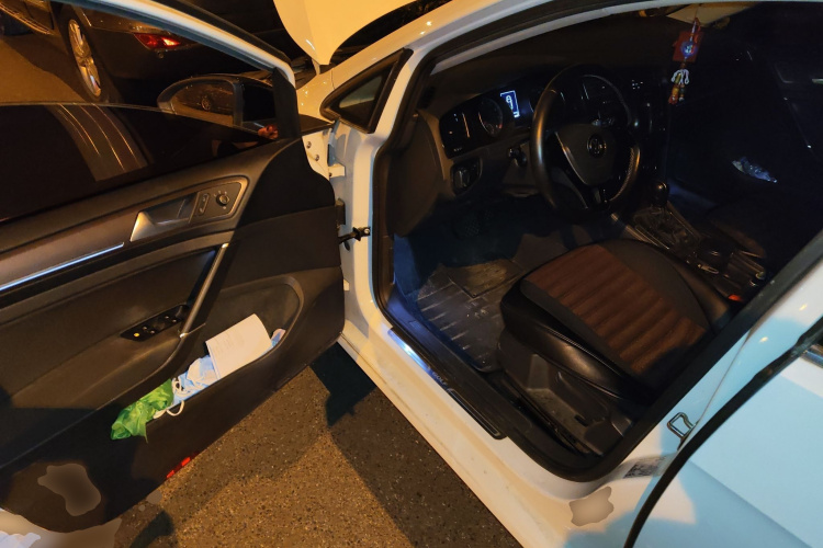 大众 高尔夫 2017款 1.6L 自动舒适百万辆纪念版中控内饰20