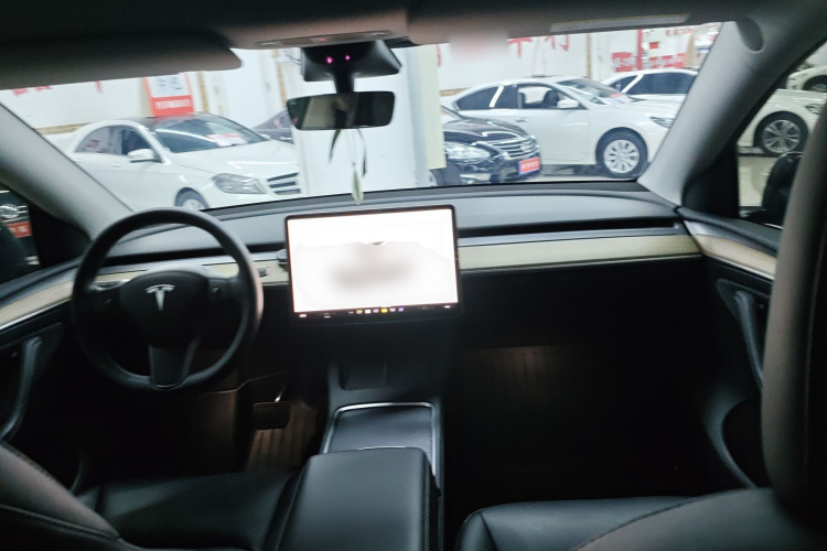 特斯拉 Model Y 2022款 改款 后轮驱动版中控内饰12