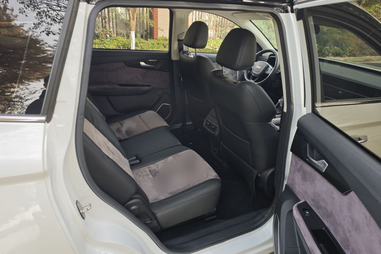 中国重汽VGV VGV U70 2020款 1.5T 自动智享豪华版 7座中控内饰7006