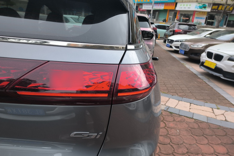 小鹏G3 2021款 G3i 460G车身外观9