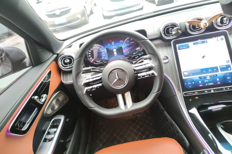 奔驰C级 2022款 改款 C 260 L 运动版局部细节13