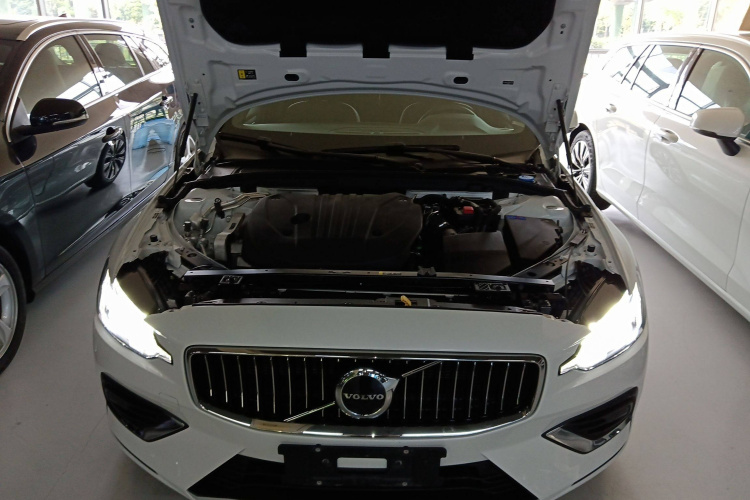 沃尔沃V60 2024款 B5 智远豪华版机舱底盘24