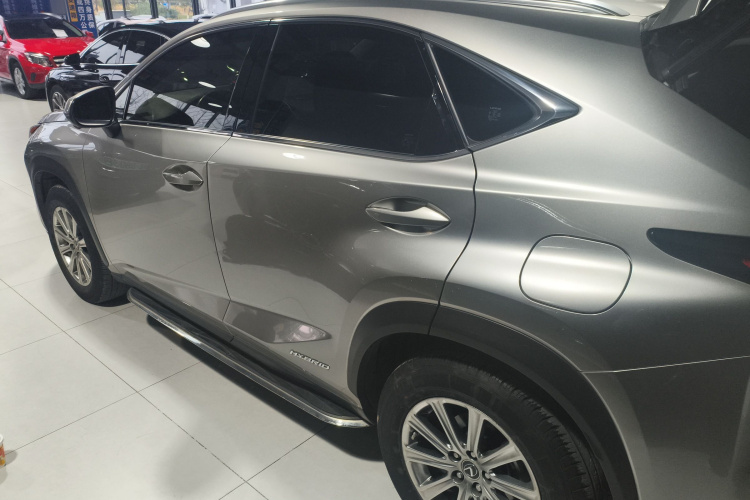 雷克萨斯NX 2020款 300h 前驱 锋尚版 国VI车身外观4