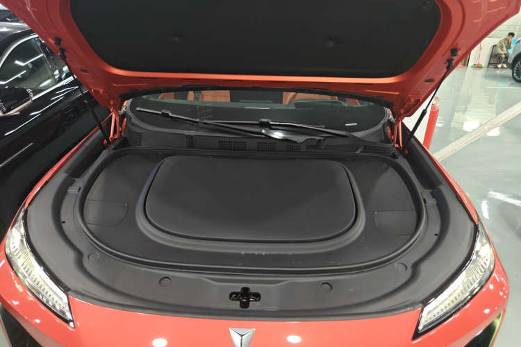 深蓝汽车 深蓝S07 2024款 215Max 乾崑智驾ADS SE增程版机舱底盘24