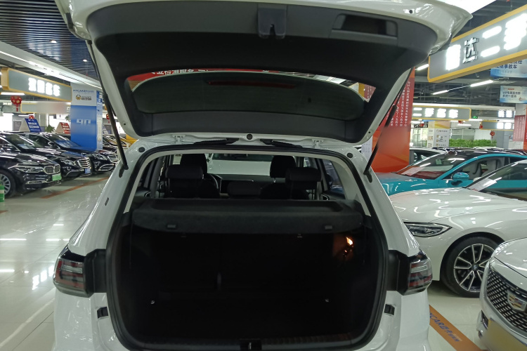 大众 途岳 2023款 300TSI 两驱新月版机舱底盘23