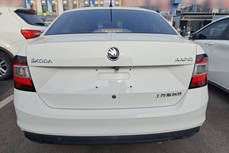 斯柯达 昕锐 2018款 1.4L 手动标准版车身外观6