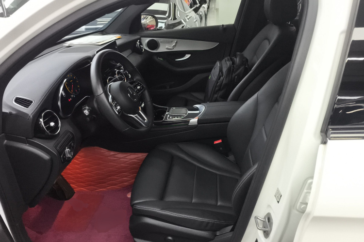 奔驰GLC轿跑 2023款 GLC 260 4MATIC 轿跑SUV中控内饰19