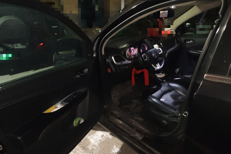 道奇 酷威 2013款 2.4L 两驱尊尚版中控内饰20