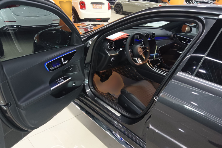 奔驰C级 2023款 改款 C 200 L 运动版中控内饰20