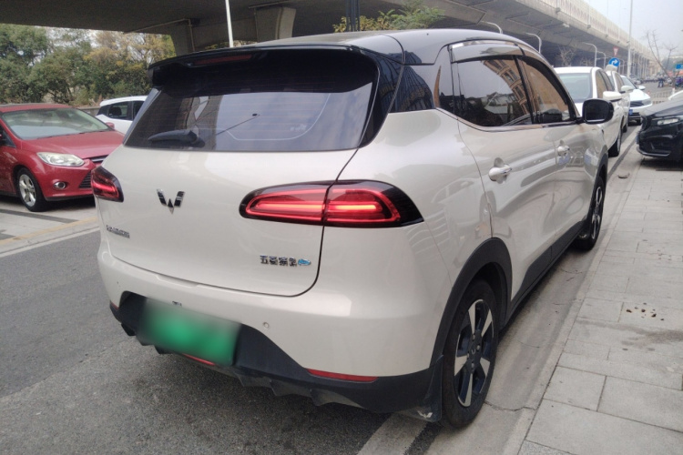 五菱汽车 五菱缤果PLUS 2024款 510km 五座版车身外观7