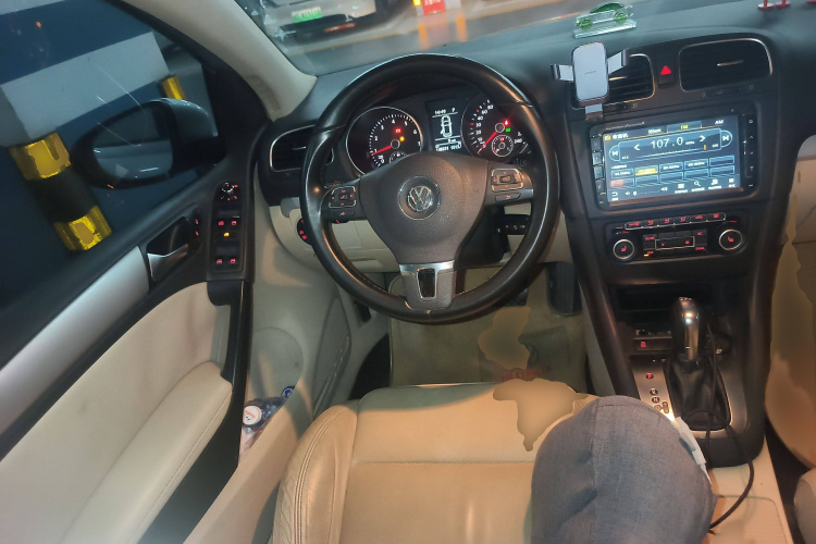 大众 高尔夫 2012款 1.4TSI 自动豪华型局部细节13