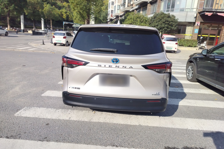 丰田 赛那SIENNA 2021款 2.5L混动 舒适版车身外观6